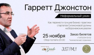 Соитие женщин ее трахают она лежит на спине аж сиськи трясутся сидячих